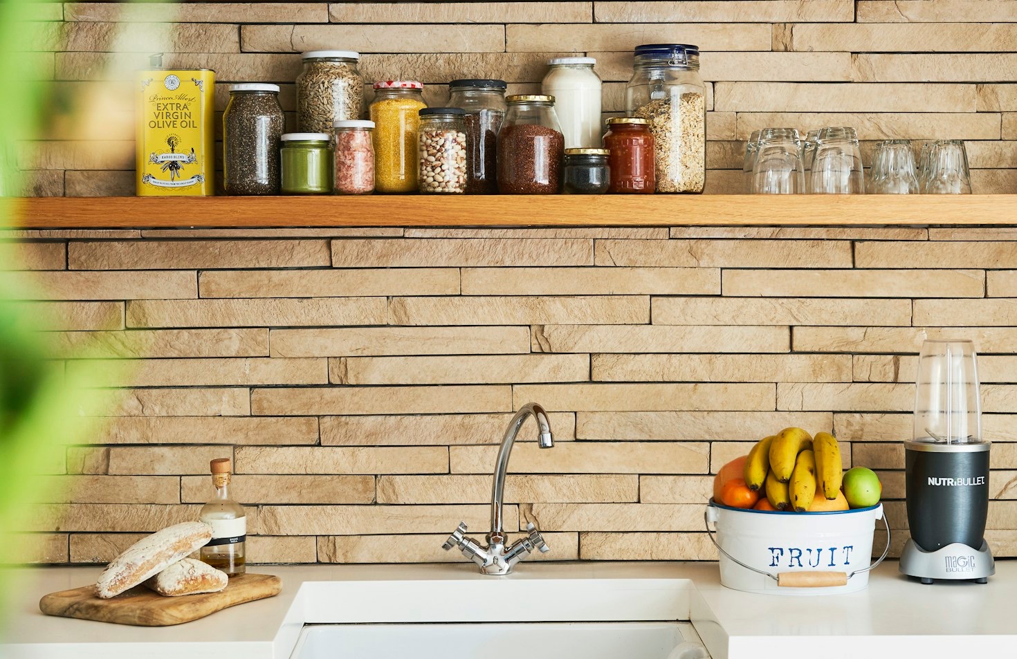 Risparmiare sulla spesa settimanale con la cucina del riuso